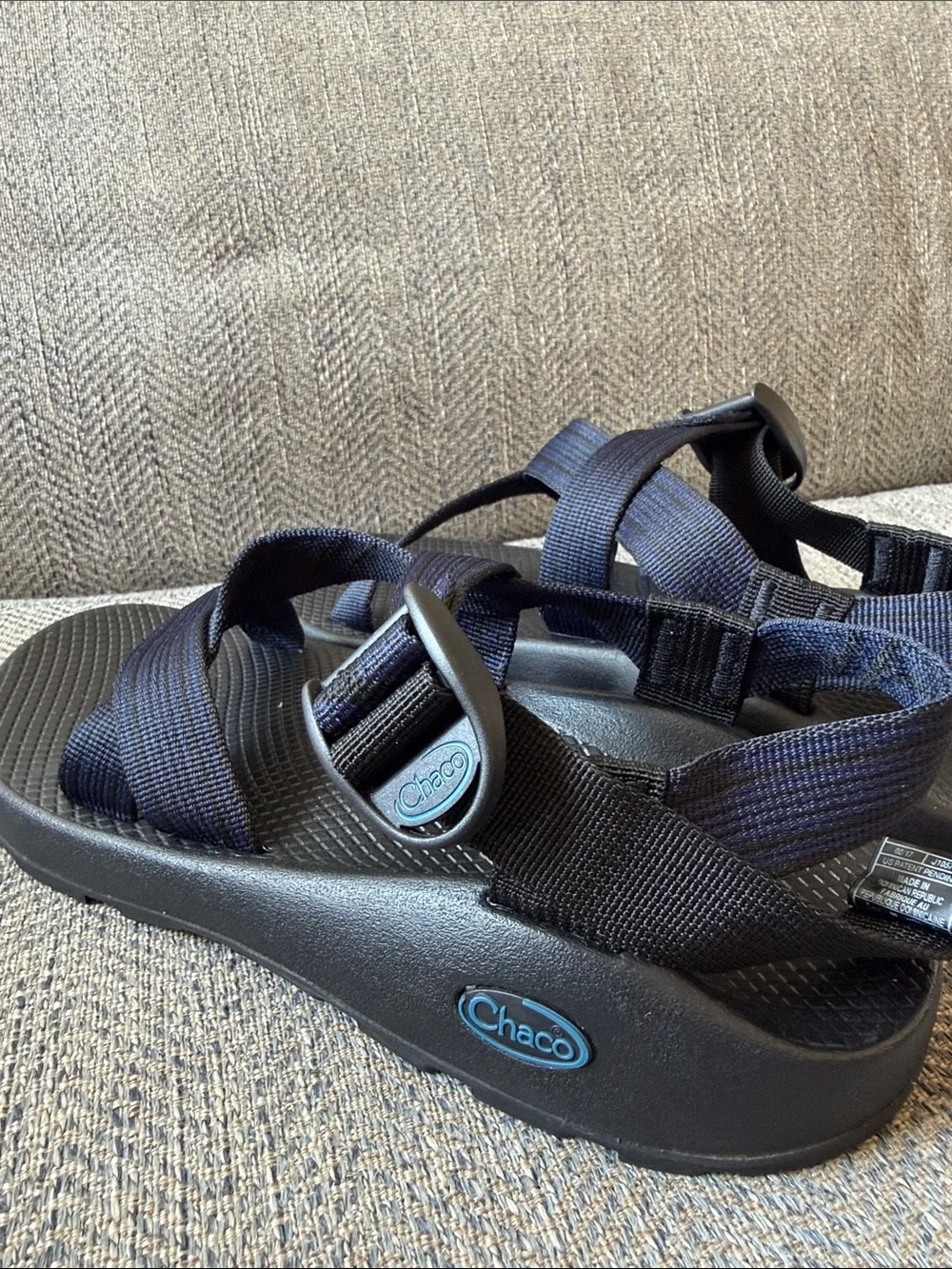 Chaco Men’s Z/Cloud Blue Striped Black Sandals Size: 9